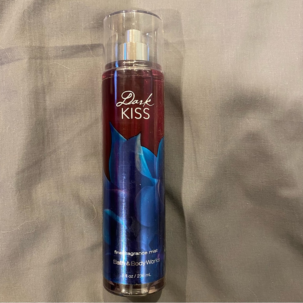 Dark kiss body spray